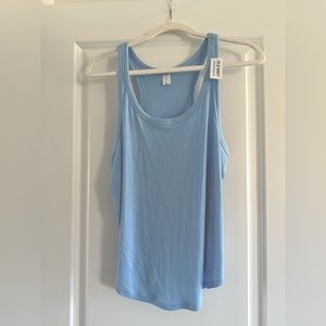 NWT! Old Navy Ultralite Ribbed-Knit Racerback Tank. Size L.